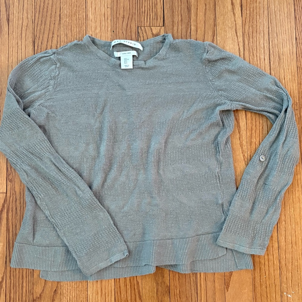 Button Back Linen Long Sleeve Top